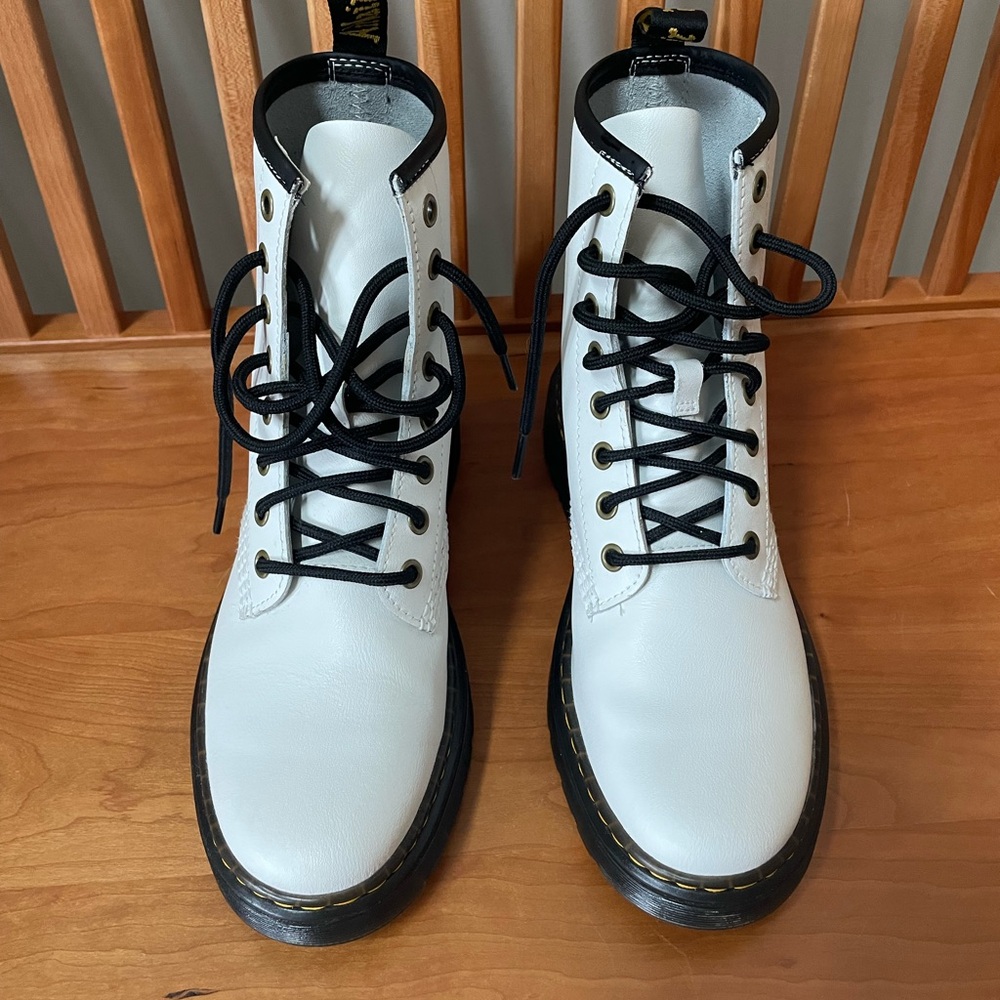 Dr Martens 1460 Smooth White Leather Lace Up Boots Size 7